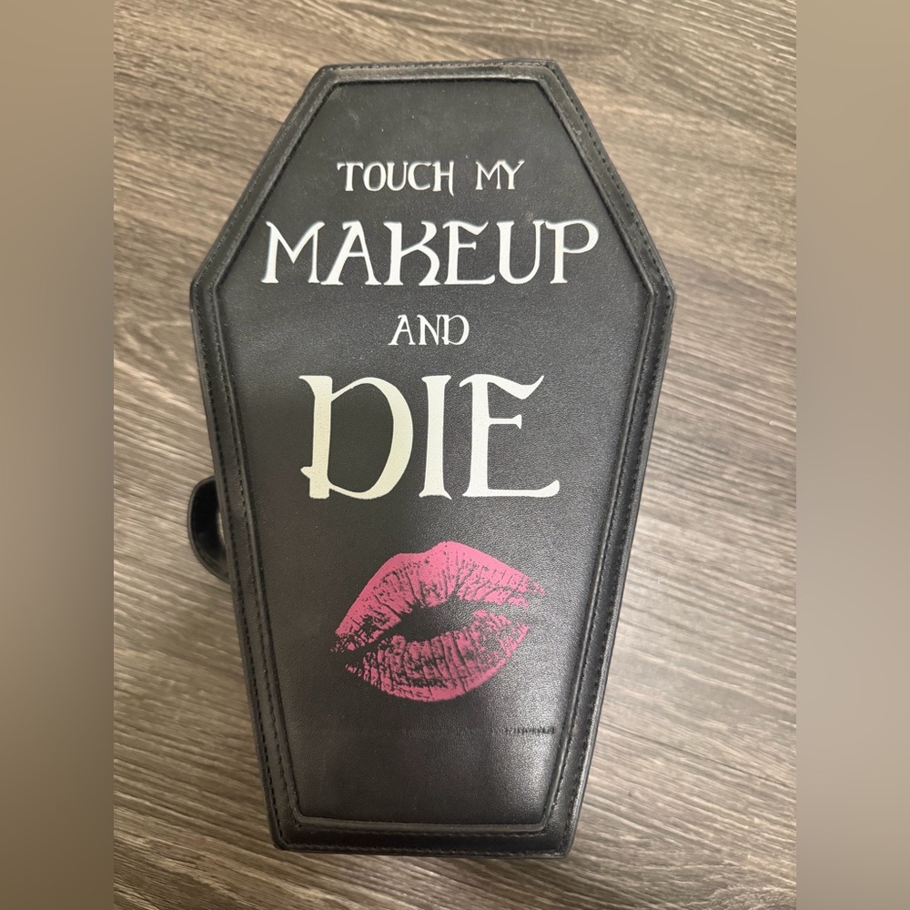Coffin makeup carrying case